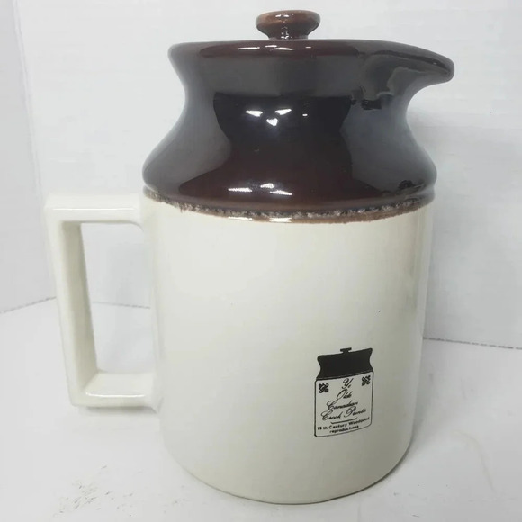 Vintage Abenakis Set of 4 Hand crafted Crock Mini Pitchers with Lids. - Picture 4 of 13